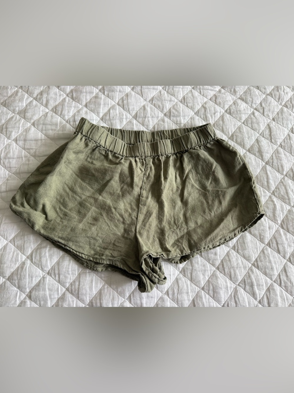 Mate the label xs linen shorts in sage, excellent condition.